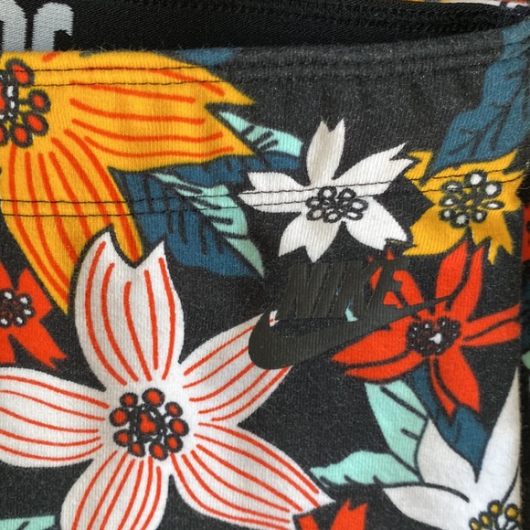 Nike XS floral printed leggings - Picture 4 of 4